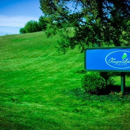 Finger Lakes Hotel Farmington Exterior photo
